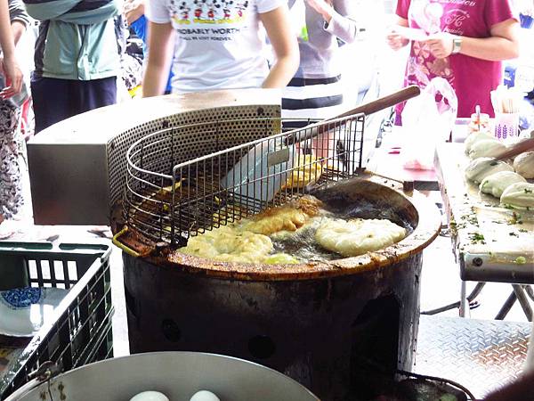 【三重早餐】三重蛋餅大王-滿滿的蔥花雙蛋蔥油餅