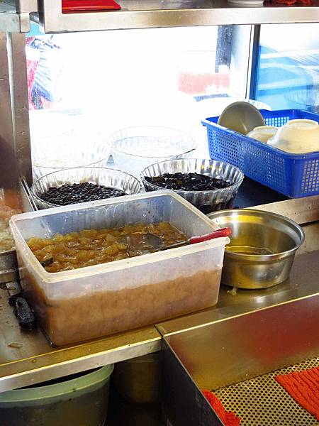 【新莊冰店】粉條冰-夏天才有開的粉條冰店-新泰公園新泰國小公園路