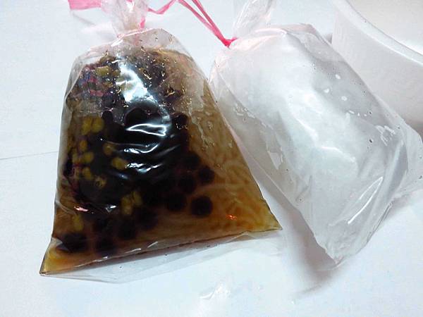 【新莊冰店】粉條冰-夏天才有開的粉條冰店-新泰公園新泰國小公園路