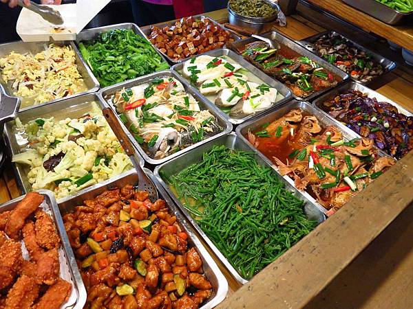 【板橋排隊美食】成昌食堂-連平日也在排隊的美食