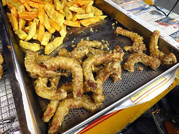 【三重美食】黑呱呱炸雞-只開早上的美味鹹酥雞