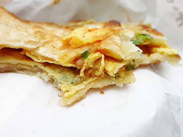【三重美食】無名蔥油餅-人潮爆滿，晚來吃不到-忠孝路永福路