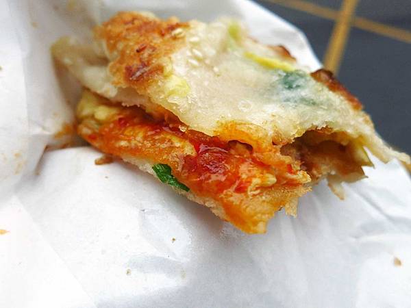 【三重美食】無名蔥油餅-人潮爆滿，晚來吃不到-忠孝路永福路