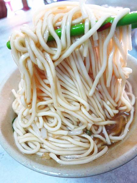【三重新莊】大胖烏醋乾麵-美味的烏醋乾麵大骨湯