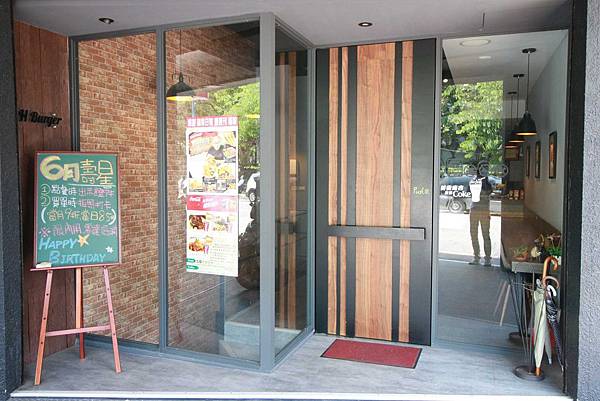 【新莊美式漢堡】嘿堡哥美式火烤漢堡店-雙層起士雙層牛肉美味漢堡