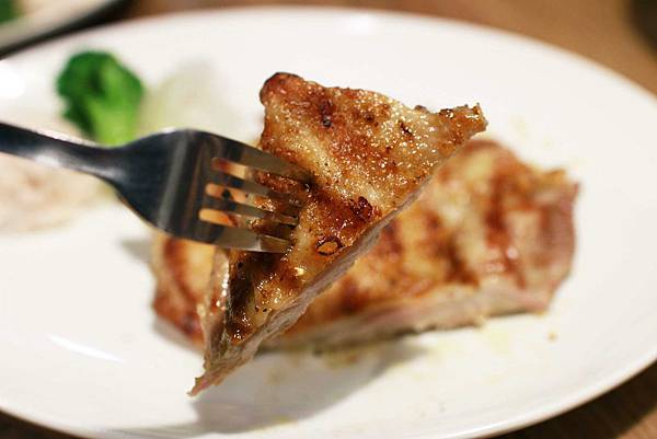 【新莊牛排館】超越原味炭烤牛排-安格斯、Prime原汁原肉的美味-輔大 【新莊牛排館】超越原味炭烤牛排-安格斯、Prime原汁原肉的美味-輔大