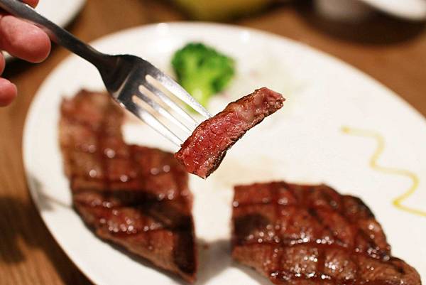 【新莊牛排館】超越原味炭烤牛排-安格斯、Prime原汁原肉的美味-輔大 【新莊牛排館】超越原味炭烤牛排-安格斯、Prime原汁原肉的美味-輔大