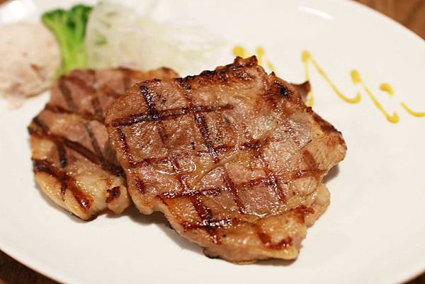 【新莊牛排館】超越原味炭烤牛排-安格斯、Prime原汁原肉的美味-輔大 【新莊牛排館】超越原味炭烤牛排-安格斯、Prime原汁原肉的美味-輔大