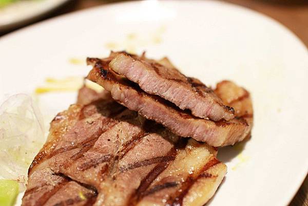 【新莊牛排館】超越原味炭烤牛排-安格斯、Prime原汁原肉的美味-輔大 【新莊牛排館】超越原味炭烤牛排-安格斯、Prime原汁原肉的美味-輔大