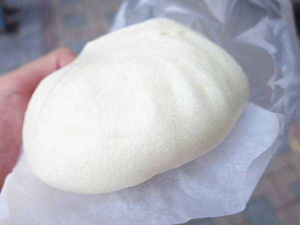 【三重美食】二重國小轉角包子店-1顆12元肉包便宜又美味