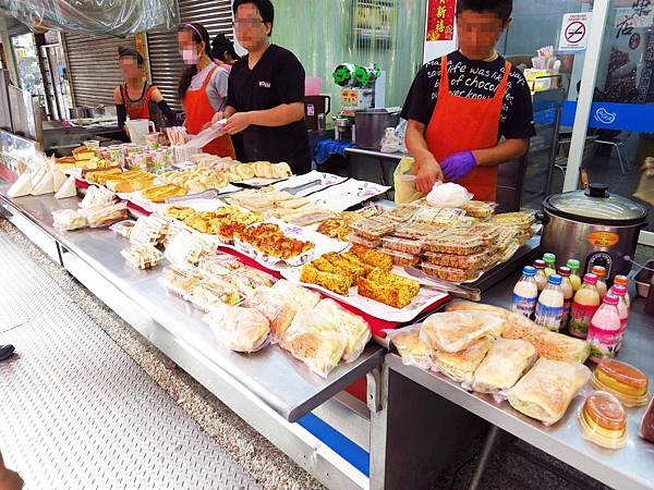 【新莊早餐】千豪豆漿店-四十多種手工餐點選擇-手工蛋餅