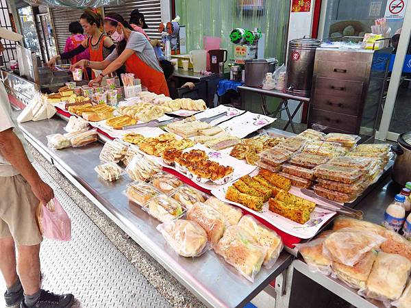 【新莊早餐】千豪豆漿店-四十多種手工餐點選擇-手工蛋餅