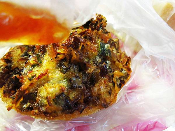 【三重小吃】文化北路蚵嗲-便宜好吃的蚵嗲、蘿蔔糕