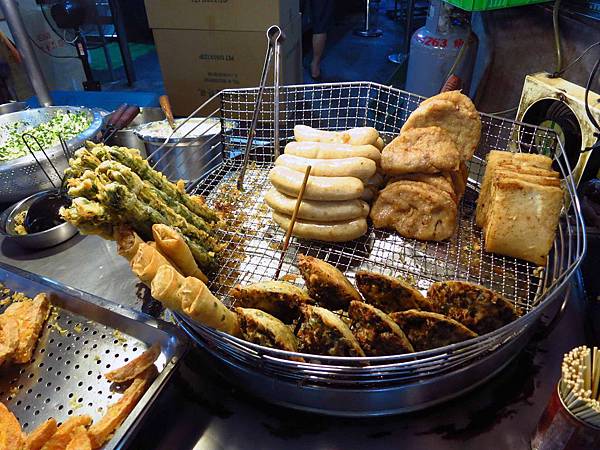 【三重小吃】文化北路蚵嗲-便宜好吃的蚵嗲、蘿蔔糕