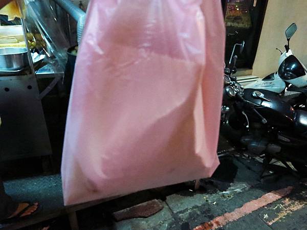 【新莊排隊美食】無名地瓜球-從小吃到大的零嘴 【新莊排隊美食】無名地瓜球-從小吃到大的零嘴