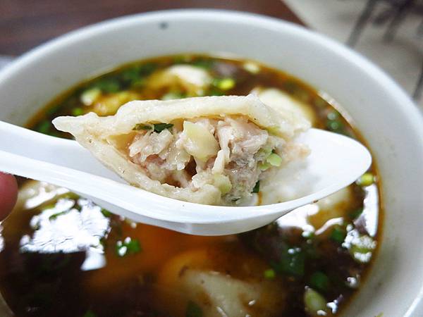 【三重美食】吉利水餃牛肉麵-鮮少見的手工擀皮水餃