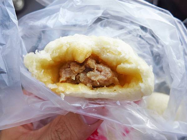 【三重美食】二重國小轉角小籠包-1顆6元便宜又美味