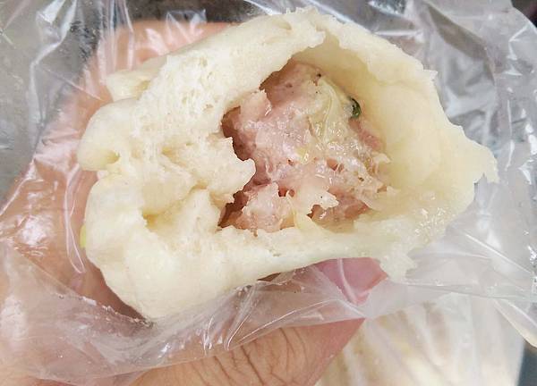 【三重美食】自強路與仁愛街5元小籠包、水煎包 【三重美食】自強路與仁愛街5元小籠包、水煎包