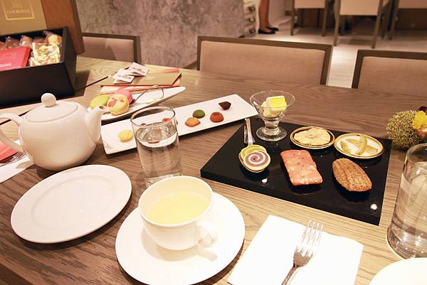 【台北】COURONNE法式手工餅乾-有別於一般的用心美味-喜餅、中秋節禮盒