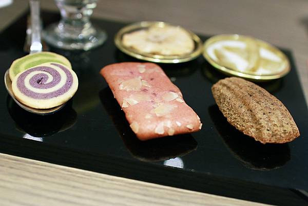 【台北】COURONNE法式手工餅乾-有別於一般的用心美味-喜餅、中秋節禮盒