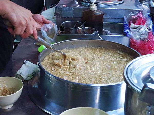 【新莊美食】阿良麵線-從餐車賣到店面不變的好味道 【新莊美食】阿良麵線-從餐車賣到店面不變的好味道