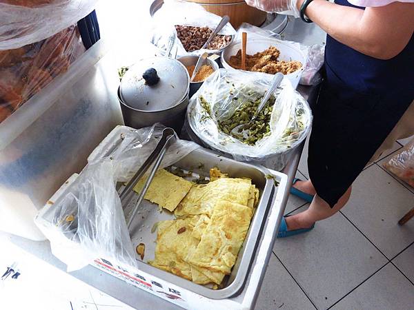 【三重早餐】客家飯糰-１顆３０元的大飯團-三和路