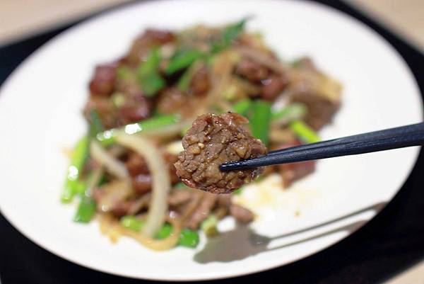 【台北餐廳】牛ㄅㄟㄅㄟ-台灣溫體黃牛涮牛肉火鍋，美味直送