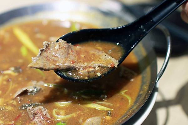 【台北餐廳】牛ㄅㄟㄅㄟ-台灣溫體黃牛涮牛肉火鍋，美味直送