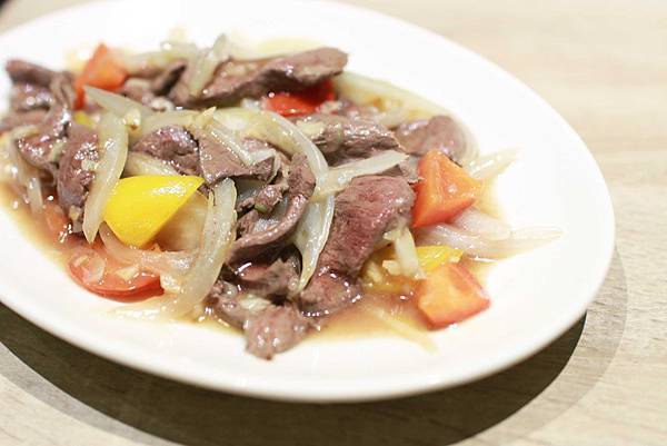 【台北餐廳】牛ㄅㄟㄅㄟ-台灣溫體黃牛涮牛肉火鍋，美味直送