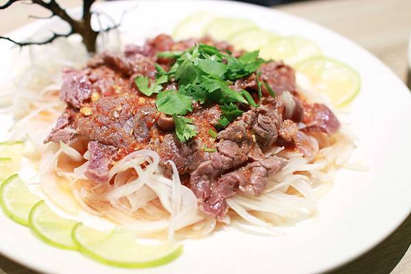 【台北餐廳】牛ㄅㄟㄅㄟ-台灣溫體黃牛涮牛肉火鍋，美味直送