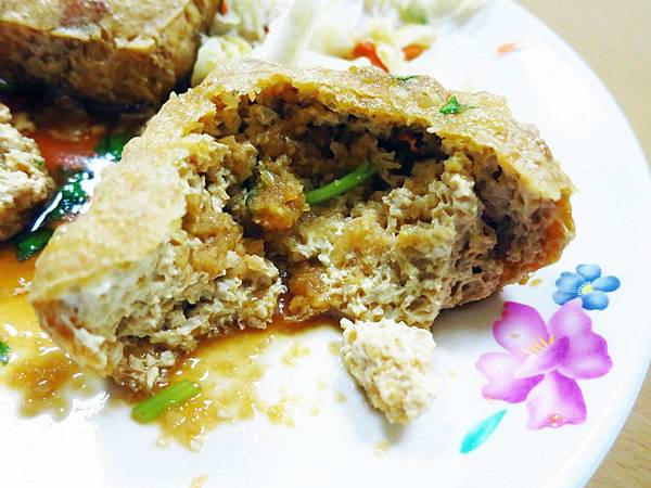 【中和美食】蕭家下港脆皮臭豆腐-外酥內軟會噴汁的臭豆腐 【中和美食】蕭家下港脆皮臭豆腐-外酥內軟會噴汁的臭豆腐
