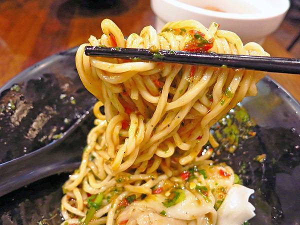 【永和美食】極味棧-神奇怪味紅油炒手