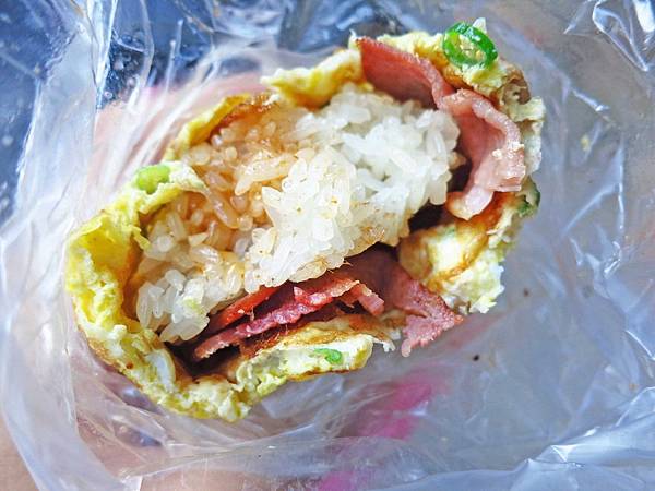 【桃園美食】龜山無名蛋包飯-創新台式蛋包飯 【桃園美食】龜山無名蛋包飯-創新台式蛋包飯