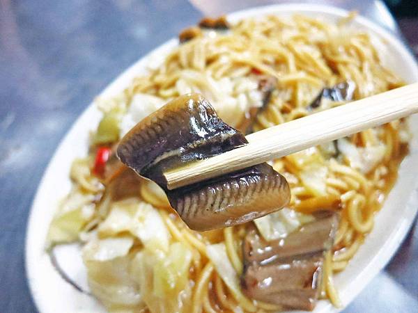 【三重熱炒】生炒花枝-隱藏菜市場裡的人氣熱炒店