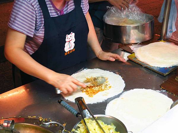 【新莊美食】新莊老街潤餅捲刈包-超人氣排隊潤餅店