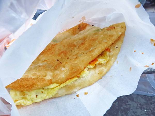 【三重美食】忠孝路蔥油餅-路邊攤蔥油餅平日限定 【三重美食】忠孝路蔥油餅-路邊攤蔥油餅平日限定