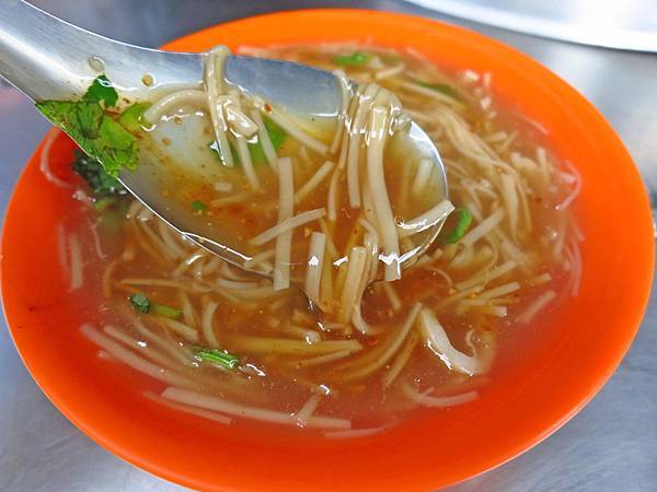 【三重美食】永福街20元大腸麵線-巷弄隱藏版麵線