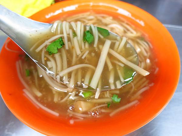 【三重美食】永福街20元大腸麵線-巷弄隱藏版麵線