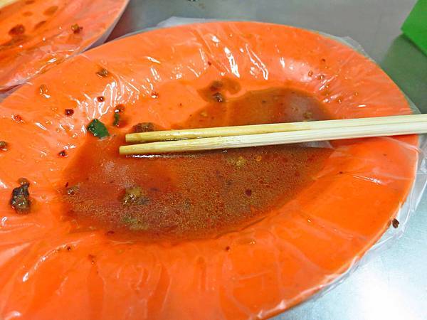 【三重美食】阿滿鍋貼-４顆鍋貼、４元水餃