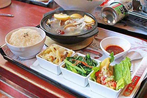 【桃園美食】茶自點複合式餐飲-現點現炒的美味茶館餐廳-桃園火車站