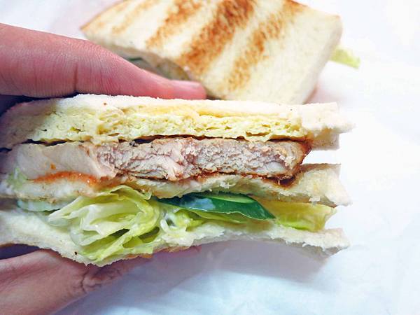 【三重美食】小家店碳烤三明治-燒肉蛋吐司