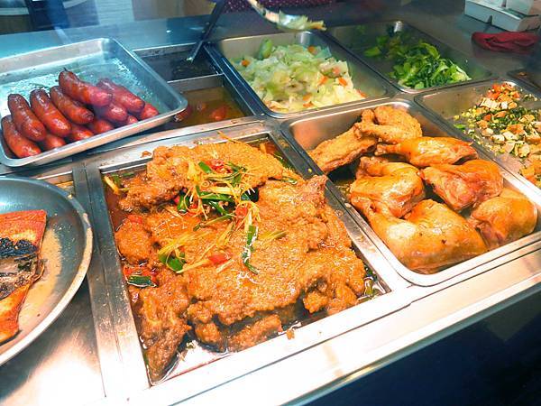 【中和美食】東大排骨-１盒便當２人份量，超大份量老店