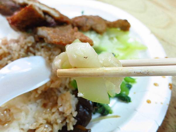 【中和美食】東大排骨-１盒便當２人份量，超大份量老店