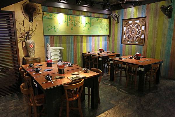 【新店餐廳】六六六小火鍋-堅持熬煮的獨特自製香菇湯頭