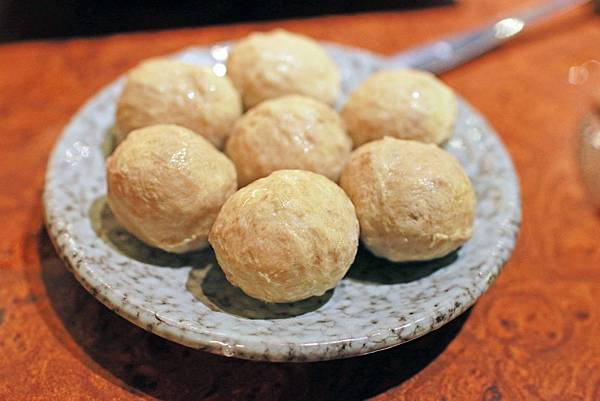 【新店餐廳】六六六小火鍋-堅持熬煮的獨特自製香菇湯頭