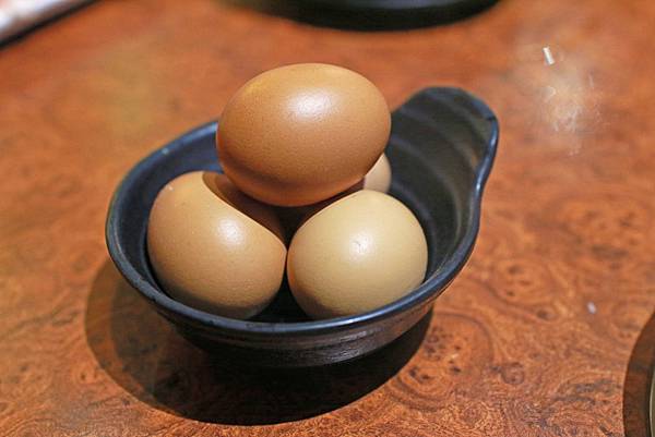 【新店餐廳】六六六小火鍋-堅持熬煮的獨特自製香菇湯頭