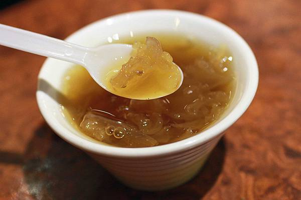 【新店餐廳】六六六小火鍋-堅持熬煮的獨特自製香菇湯頭