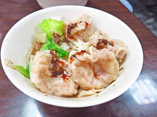【三重美食】集美大餛飩餃子館-超大餛飩在地推薦美食