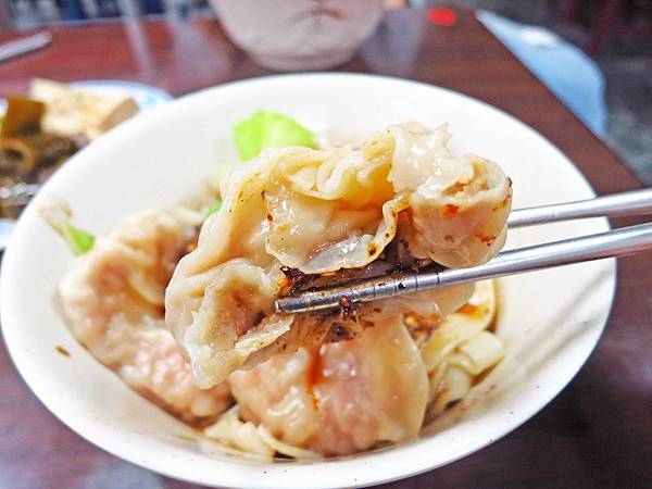 【三重美食】集美大餛飩餃子館-超大餛飩在地推薦美食