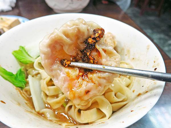 【三重美食】集美大餛飩餃子館-超大餛飩在地推薦美食